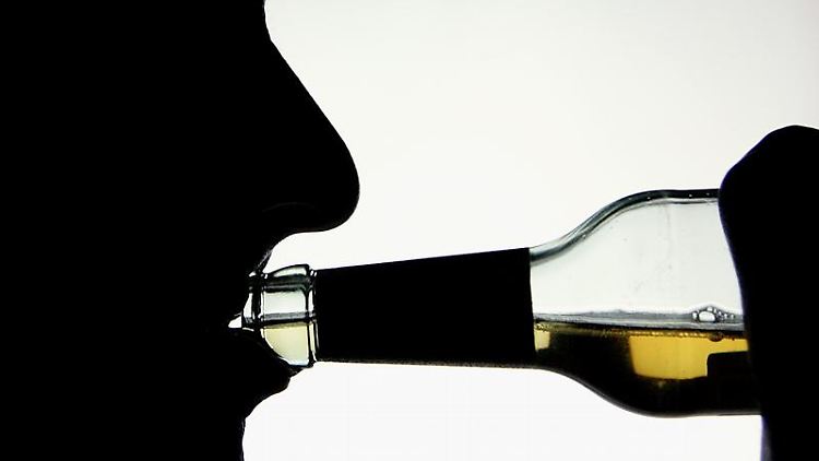 Schon geringe Mengen Alkohol führen zu sinkender Konzentration, zu abnehmender Leistungsfähigkeit und erschweren die Koordination.