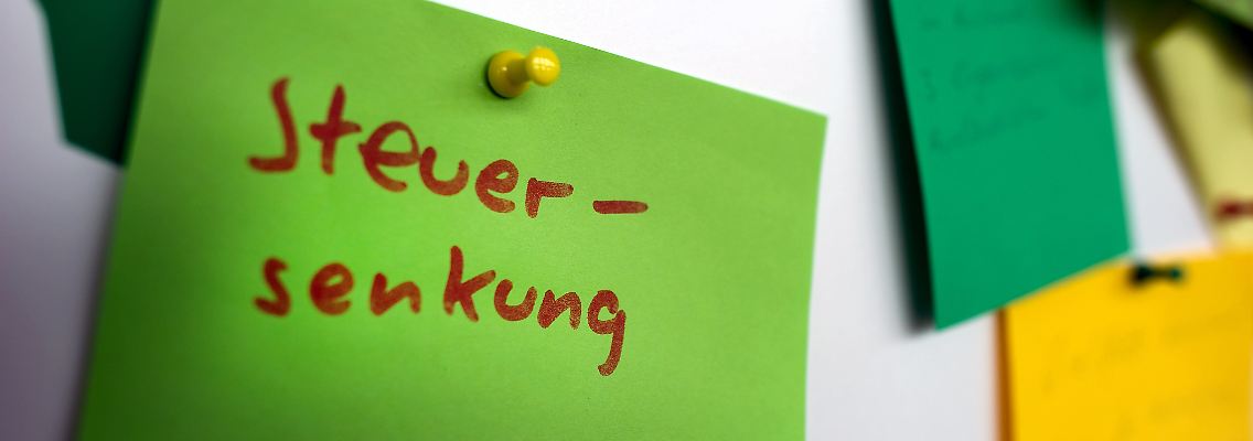 Die Koalition möchte ab 2013 die steuerlichen Grundfreibeträge in zwei Stufen anheben.