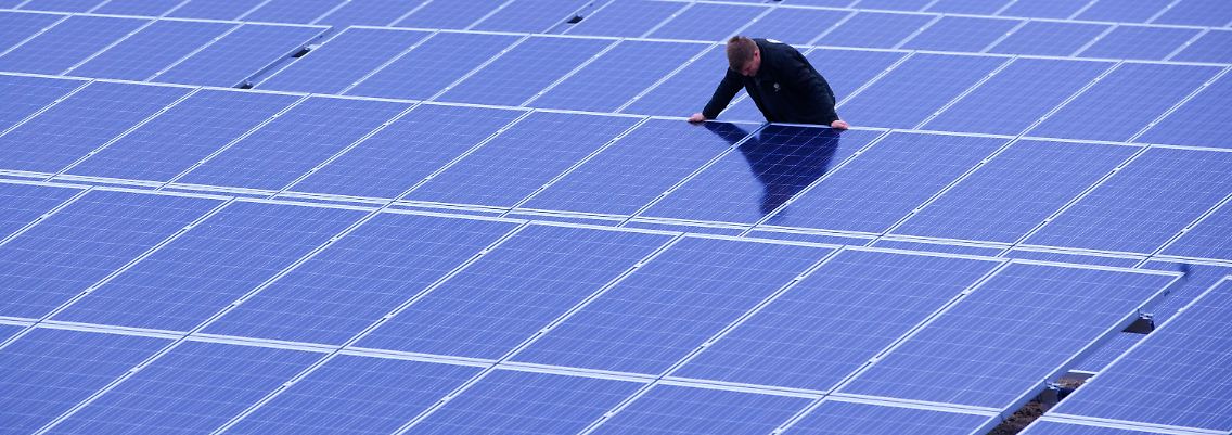 Solarpark bei Rügen - schon ab dem 1. April werden Solaranlagen weniger gefördert.