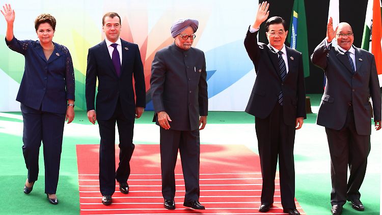 Die politischen Führer aus Brasilien, Russland, Indien, China und Südafrika, Rousseff, Medwedew, Singh, Hu und Zuma auf ihrem Treffen in Neu Delhi.