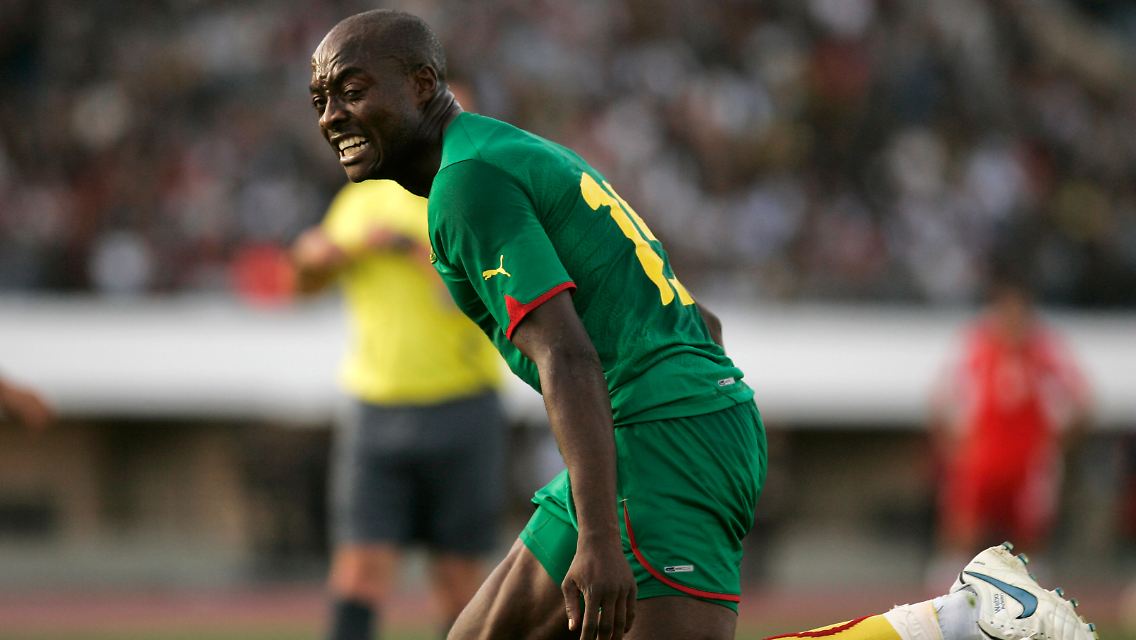 Geschafft: Kameruns Achille Webo feiert sein Führungstor gegen Marokko.