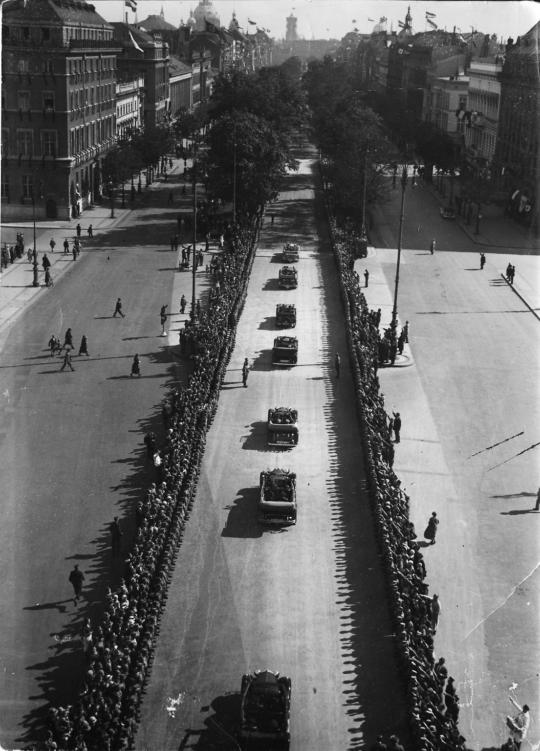 Viele Bilder und Filmaufnahmen über das Deutschland vor 70 Jahren, die wir heute kennen, ...
