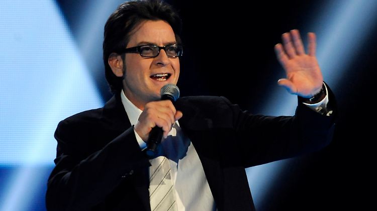 Überlegt sogar, einen Dokumentarfilm über seine Skandale zu drehen: Schauspieler Charlie Sheen.