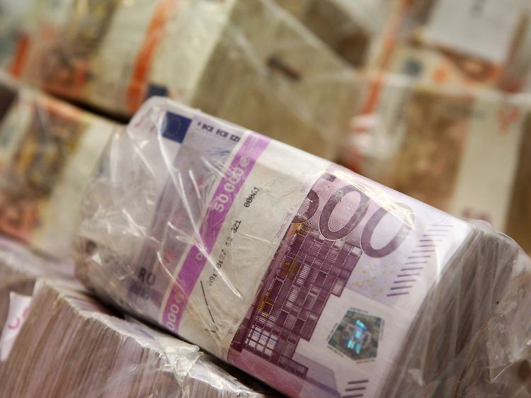 Deutsche haben schätzungsweise zwischen 130 und 180 Milliarden Euro illegal in die Schweiz geschafft.