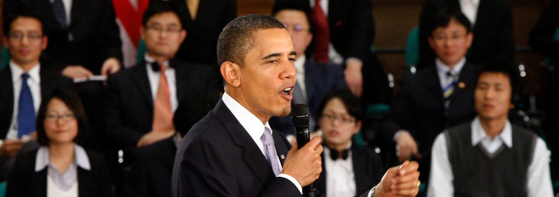 Kein Hauch von einer demokratischer Diskussion: Obama mit Studenten in Shanghai.