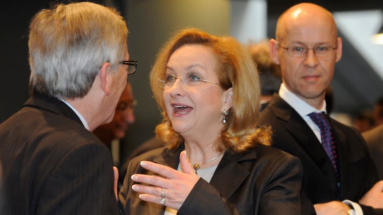 Maria Fekter (M:) hat nicht nach dem Geschmack von Jean-Claude Juncker (l.) agiert.