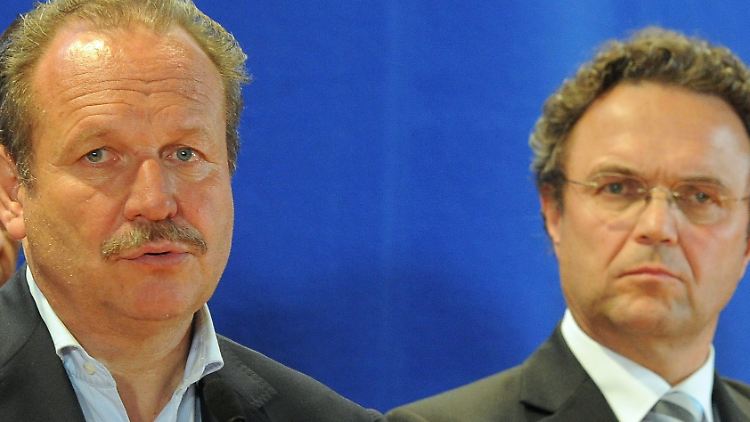 Den Verhandlungspartnern ist der Gesprächsmarathon anzusehen.