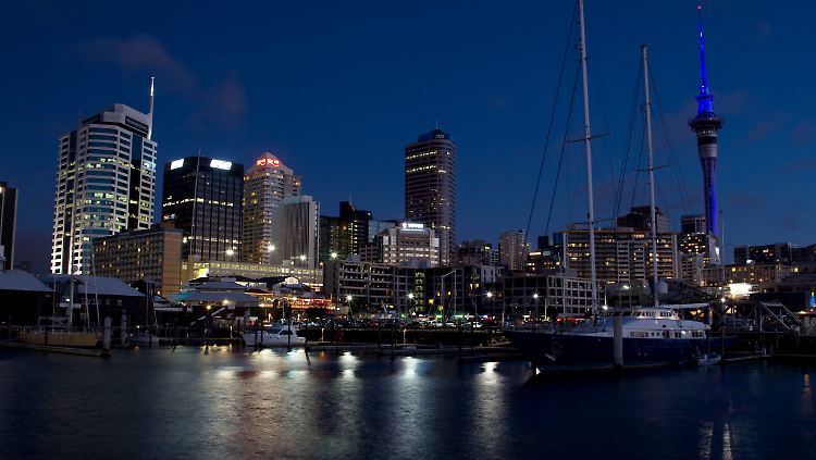 Eine Ansicht von Auckland/Neuseeland während der Earth-Hour-Aktion.