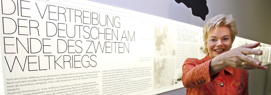 Steinbach im August 2006 in der Ausstellung "Erzwungene Wege - Flucht und Vertreibung im Europa des 20. Jahrhunderts".