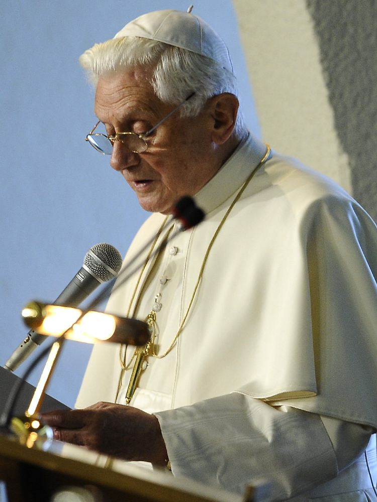 Papst Benedikt XVI. bei seiner Rede.