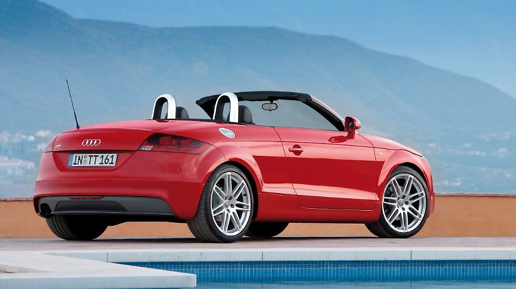 Der Audi TT ist als Coupé und als Roadster zu haben.