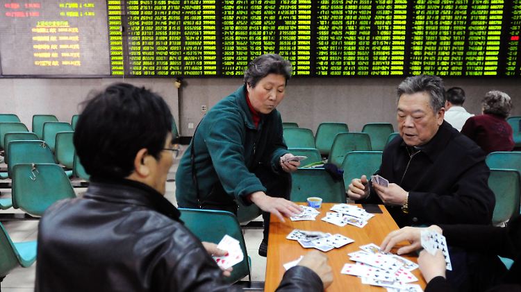 2012-03-28T075411Z_01_PEK09_RTRMDNP_3_MARKETS-CHINA-STOCKS-CLOSE.JPG4518225456138275227.jpg