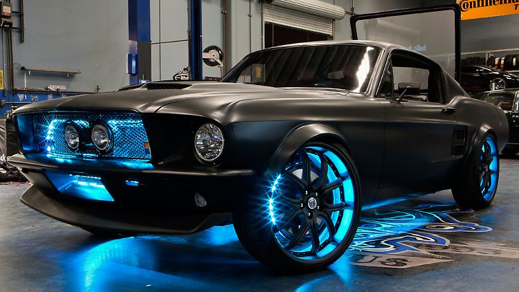 Die Grundlage für Chef-Tuner Ryan Friedlinghaus bildet ein Ford Mustang, Baujahr 2012, der mit einem Dynacorn 1967 Mustang Fastback Body-Replikat nachgerüstet wird.