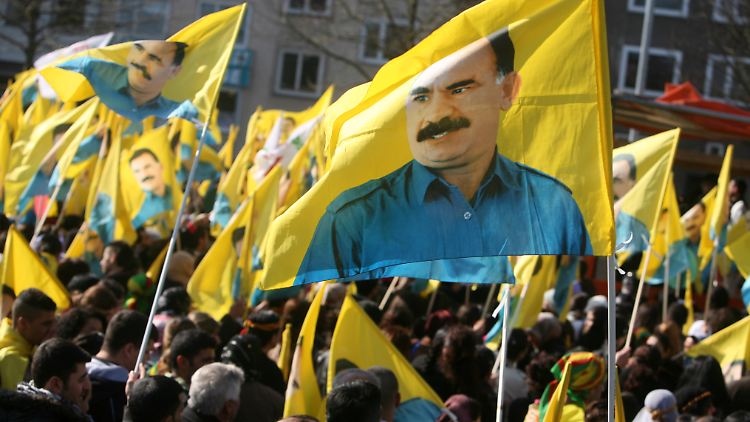 Nach mehr als zehn Jahren Einzelhaft bekommt Abdullah Öcalan Gesellschaft. 