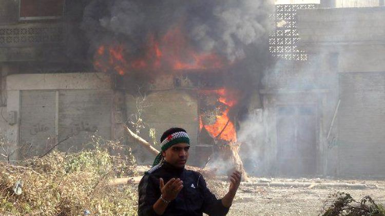Homs liegt in Trümmern. Allein am Montag starben über 60 Aktivisten.
