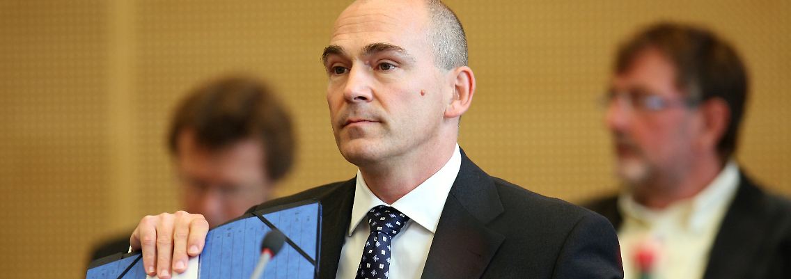 Franz Waas 2009 vor dem HSH-Untersuchungsausschuss.
