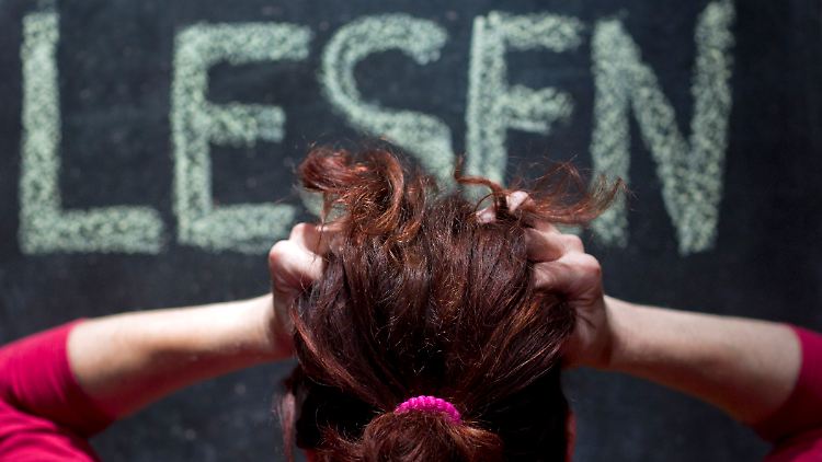 Lesen ist für viele Menschen in Deutschland ein Riesenproblem.