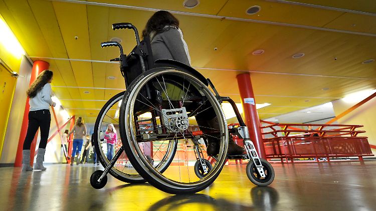 Nur jeder sechste Schwerbehinderte konnte im vergangenen Jahr aus der Arbeitslosigkeit zurück in einen Job wechseln.