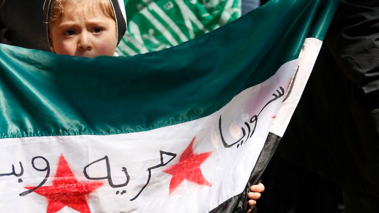 "Freiheit" fordert dieses Plakat eines Mädchens, das in der libanesischen Stadt Tripoli seine Sympathie mit der syrischen Protestbewegung ausdrücken will.