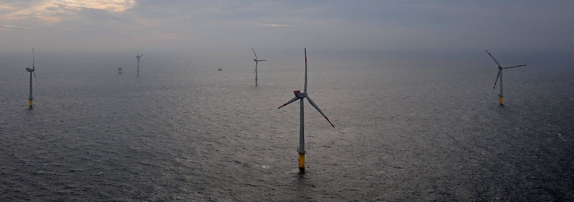 45 Kilometer nördlich von Borkum steht Deutschlands erster Offshore-Windpark in der Nordsee.