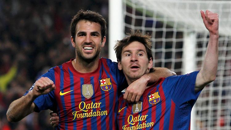Was zu beweisen war: Lionel Messi (r.) kann auch wunderbar Elfmeter schießen.
