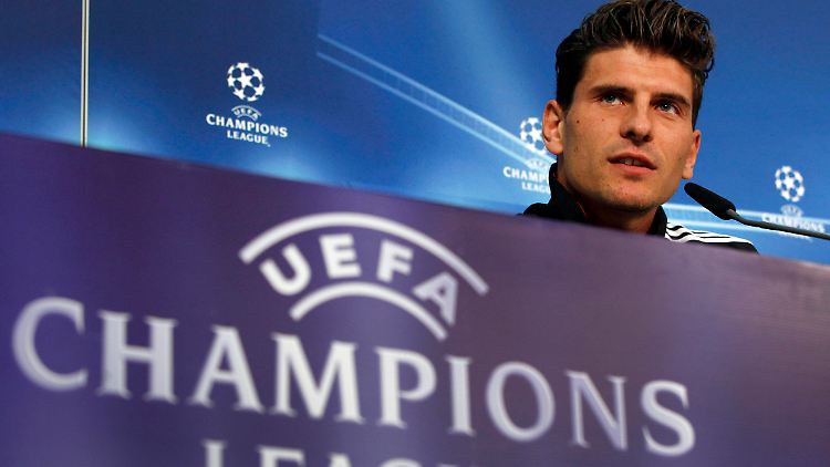 Mario Gomez schießt wohl bis 2016 Tore für den FC Bayern. So lange läuft sein neuer Vertrag.