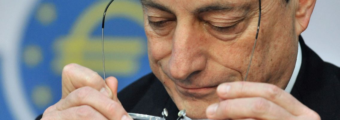 EZB-Chef Draghi: risiken bleiben.