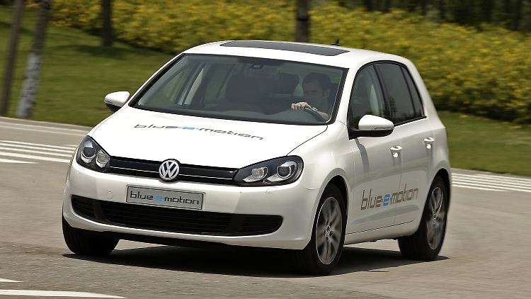 Die Batterie vom E-Golf mietet der Käufer bei VW.