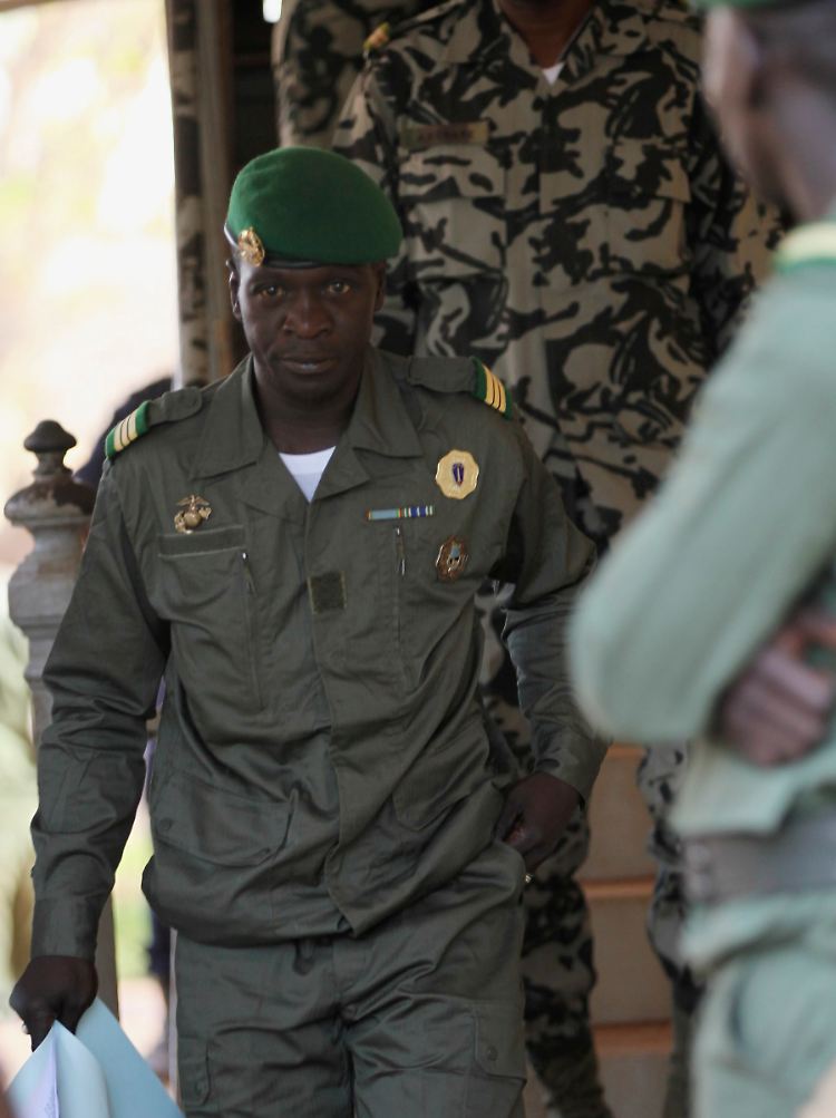 Juntaführer Amadou Sanogo reist von Ort zu Ort, um seine Macht zu sichern.