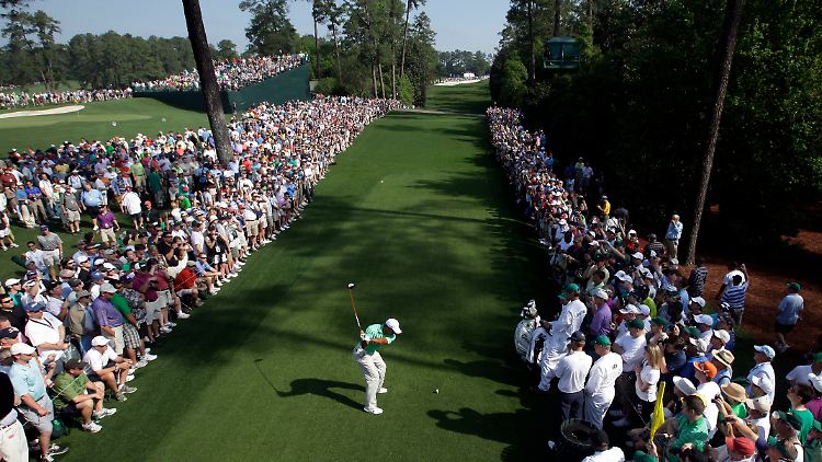 Nach seinem tiefen Fall geht Tiger Woods wieder einmal als Topfavorit ins traditionsreiche Masters in Augusta.