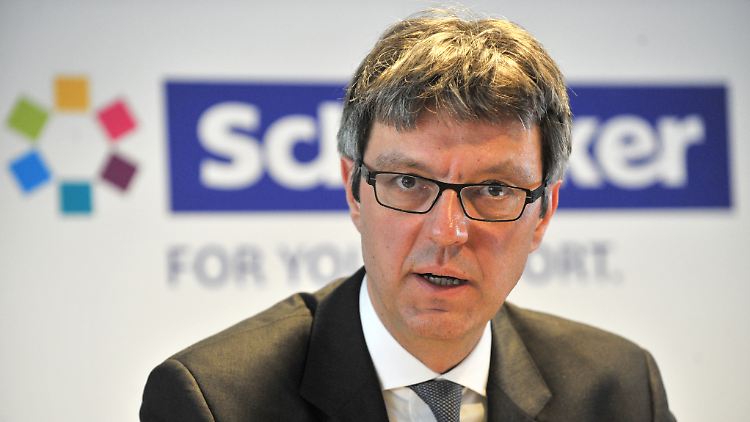 Geiwitz verlangt von den verbliebenen 13.500 Beschäftigten einen Beitrag zur Sanierung des Unternehmens.