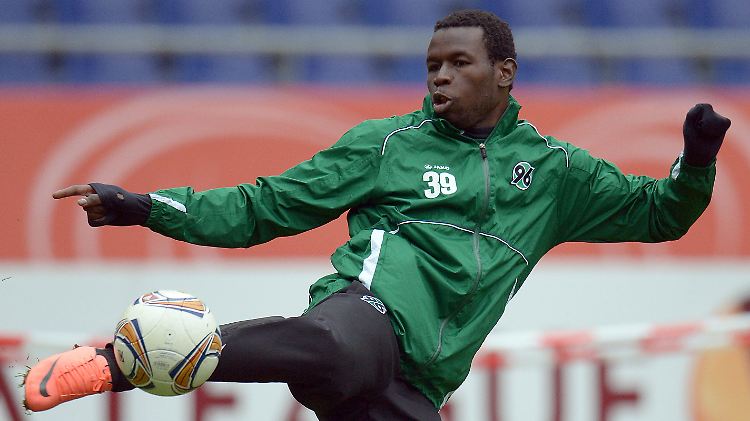 Mame Diouf soll im 96-Sturm das tun, was er seit seinem Wechsel verblüffend oft und auch im Hinspiel in Madrid getan hat: Tore schießen.