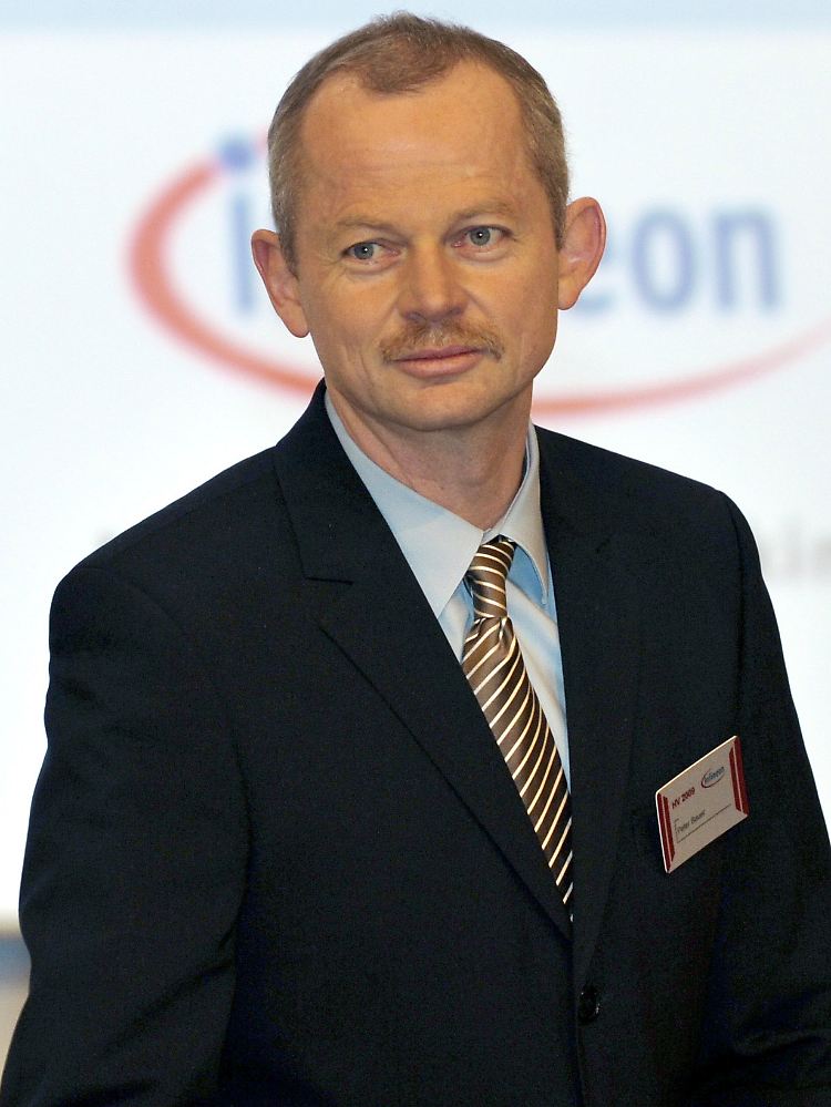 Aktionäre machen Peter Bauer Druck.