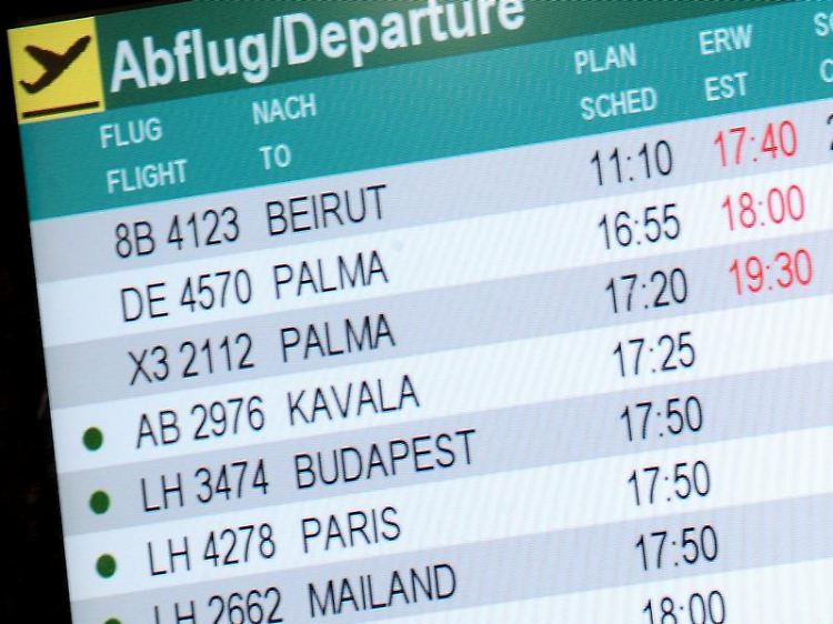 Die Fluggesellschaften sperren sich noch - dabei geht es bei einem großen Teil der Probleme um Flüge.