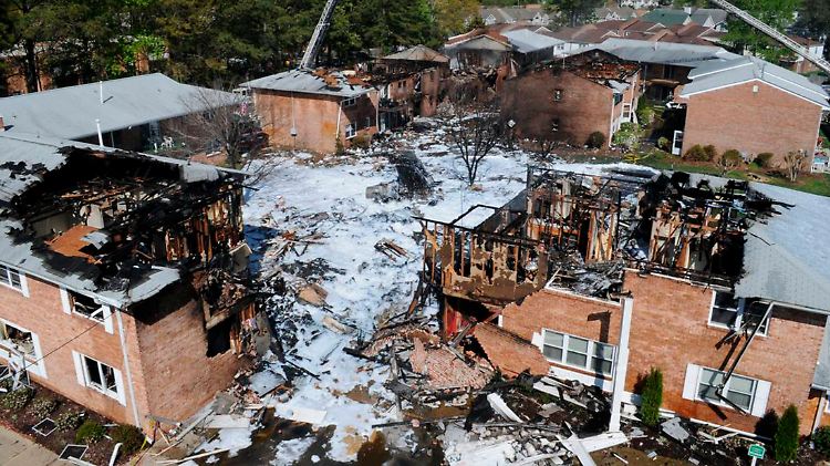 Erinnert an einen Bombenangriff: Die beschädigten Wohnhäuser in Virginia Beach.
