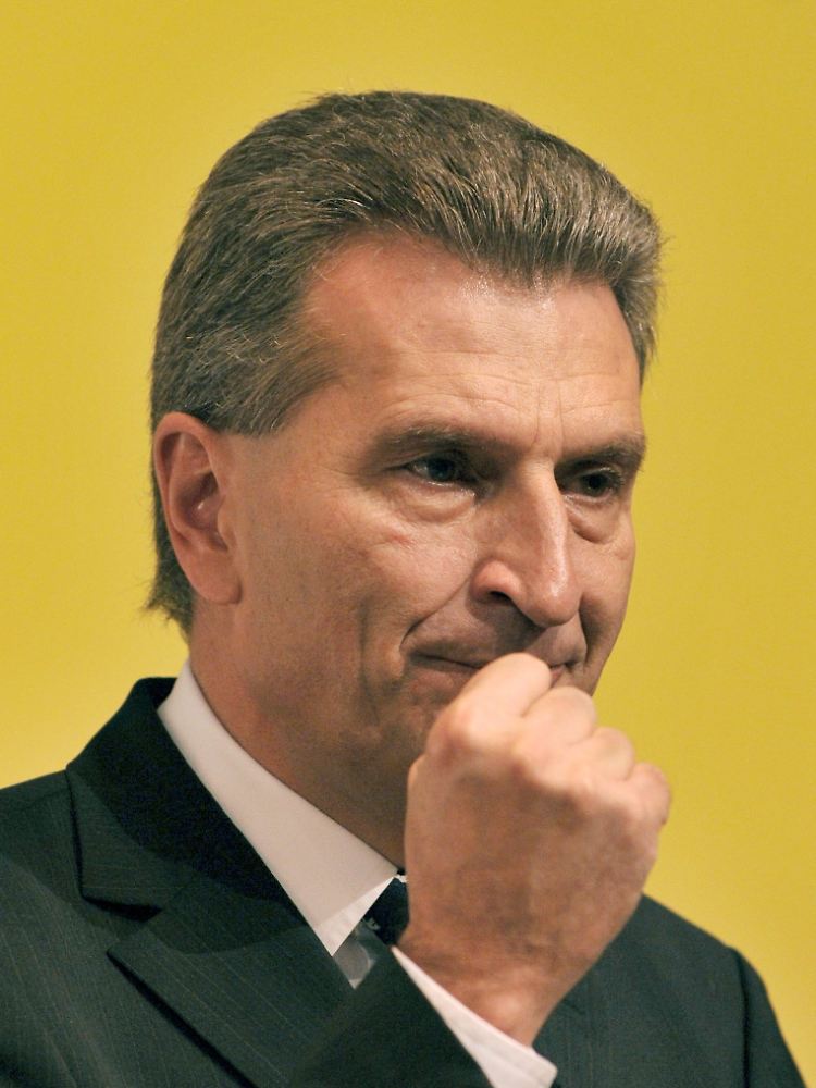 Oettinger stolperte in seiner Amtszeit in so manches Fettnäpfchen.