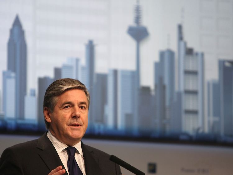 Wer diese Krise übersteht, dem winkt ein glückliches Bankenleben: Josef Ackermann in Frankfurt.