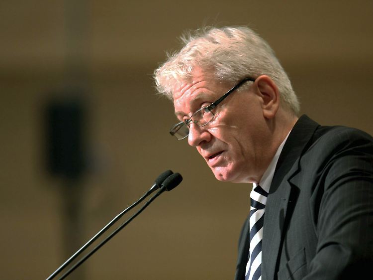 Jürgen Koppelin will dem Gesetz nur zustimmen, wenn dabei Entlastungen für die Länder herausspringen.