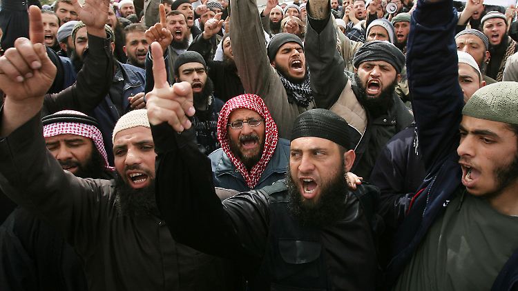 Salafisten, hier in Jordanien, vertreten eine besonders radikale Auslegung des Koran.