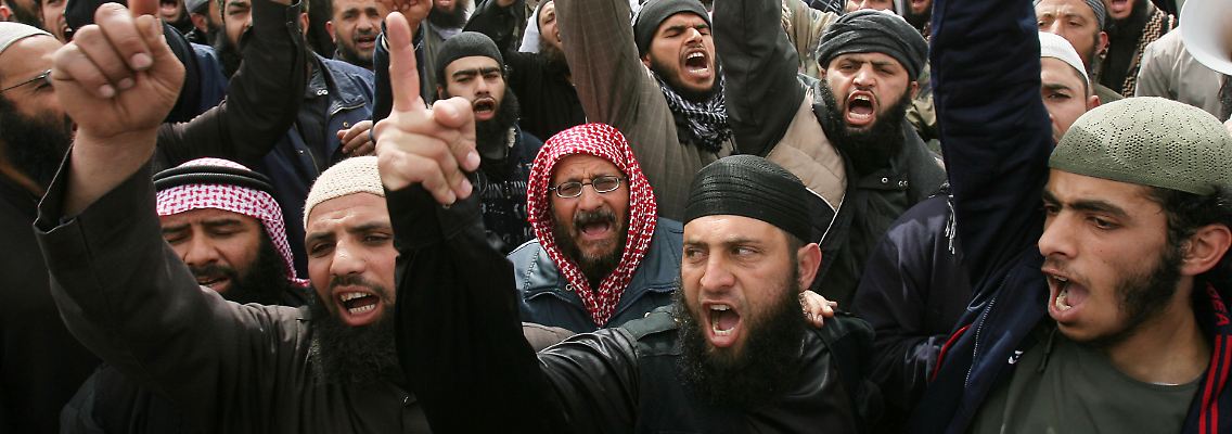Salafisten, hier in Jordanien, vertreten eine besonders radikale Auslegung des Koran.