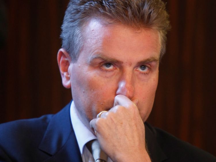 Peter Limacher, Leiter der Disziplinarabteilung bei der Europäischen Fußball-Union (UEFA).