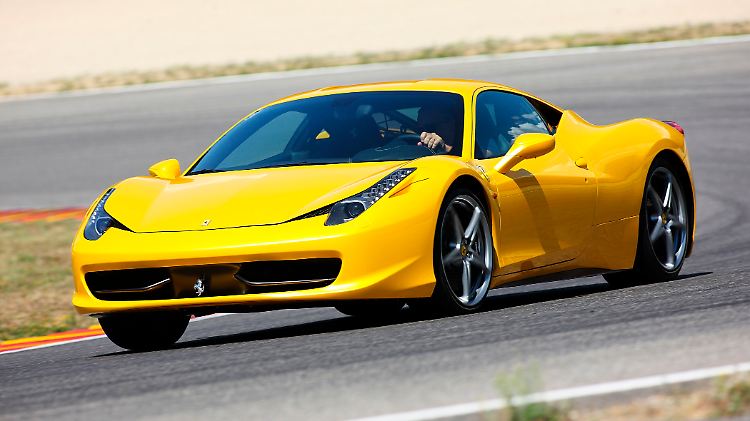 Der Ferrari 458 soll abspecken und 30 PS mehr Leistung bekommen.