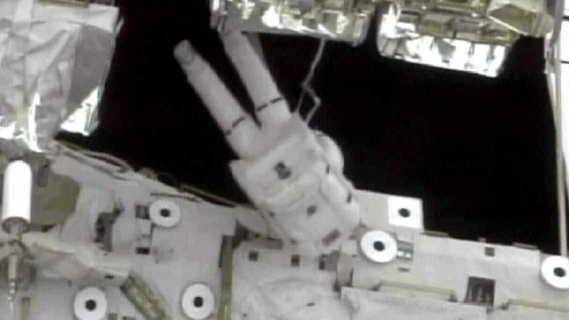 Randy Bresnik arbeitet an der ISS, ...