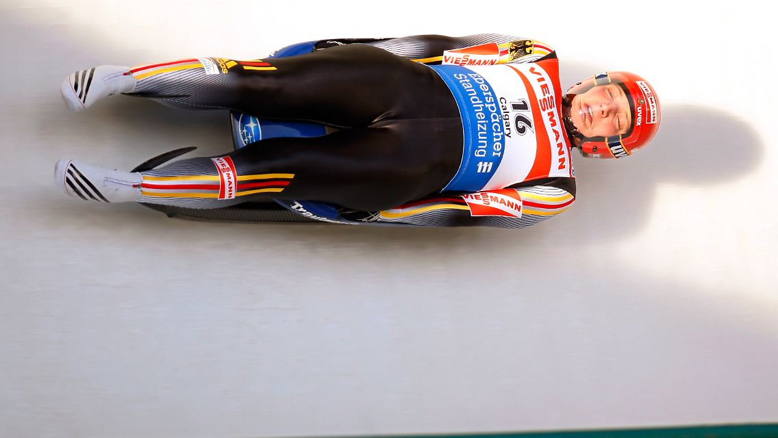 Tatjana Hüfner rodelte in Calgary zum Auftaktsieg.