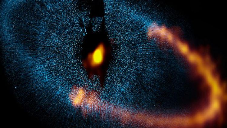Die Aufnahme des European Southern Observatory (ESO) zeigt einen Ring aus Staubkörnern um den hellen Stern Fomalhaut.