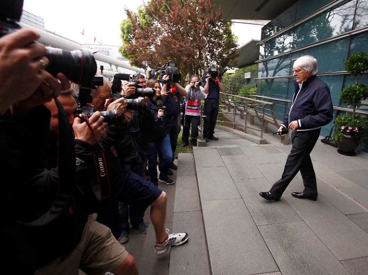 Glücklich: Formel-1-Chef Bernie Ecclestone begrüßt die Entscheidung, in Bahrain zu fahren. Das ist nicht überraschend.