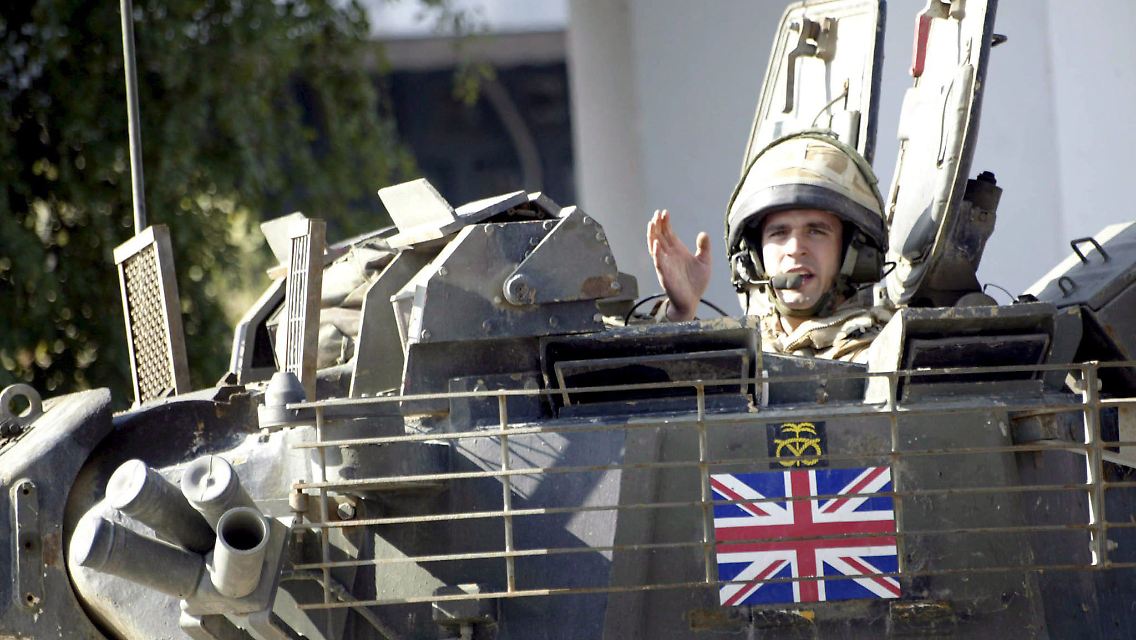 Sechs Jahre nach dem Irak-Krieg zieht 2009 Großbritannien seine Soldaten aus Irak ab.