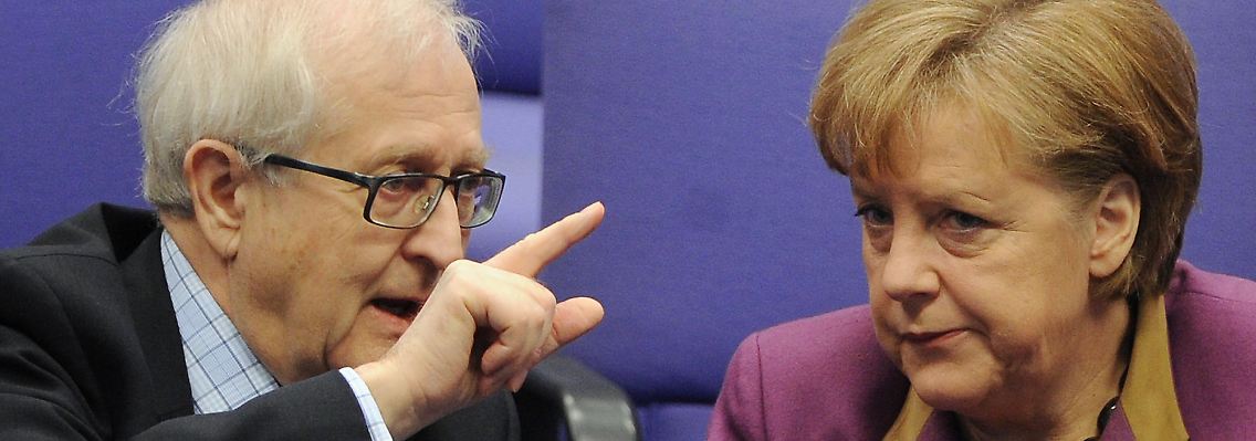 Brüderle lässt sich Merkel nichts aufdrücken.