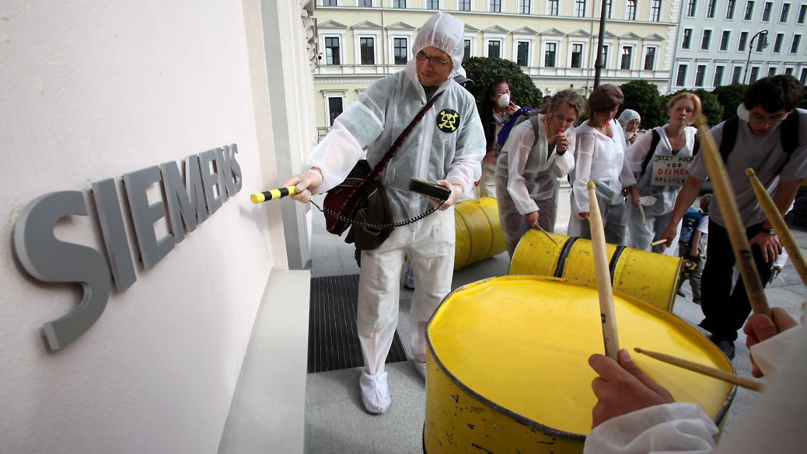 Kernkraftgegner protestierten im September vor der Siemens-Zentrale in München.