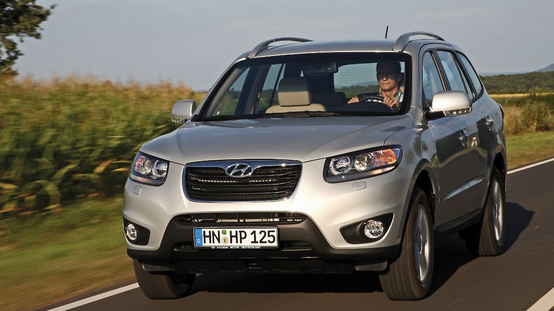 Aufgefrischtes Design und neue Motoren: Der überarbeitete Hyundai Santa Fe kommt im Januar.